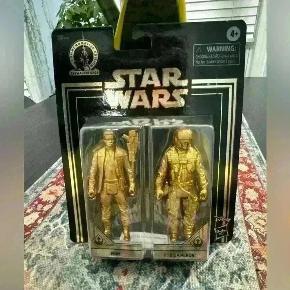 Star Wars Skywalker Saga Gold Finn and Poe Dameron Commemorative Edition Hasbro